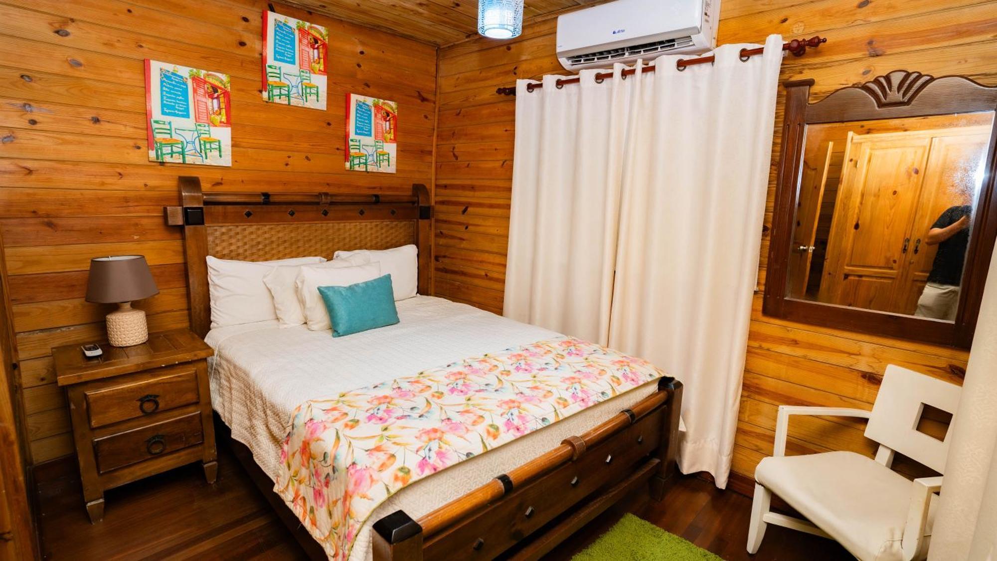 Guacamayos Hotel Bonao Bagian luar foto
