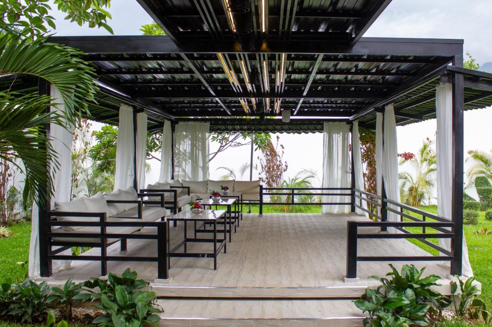Guacamayos Hotel Bonao Bagian luar foto