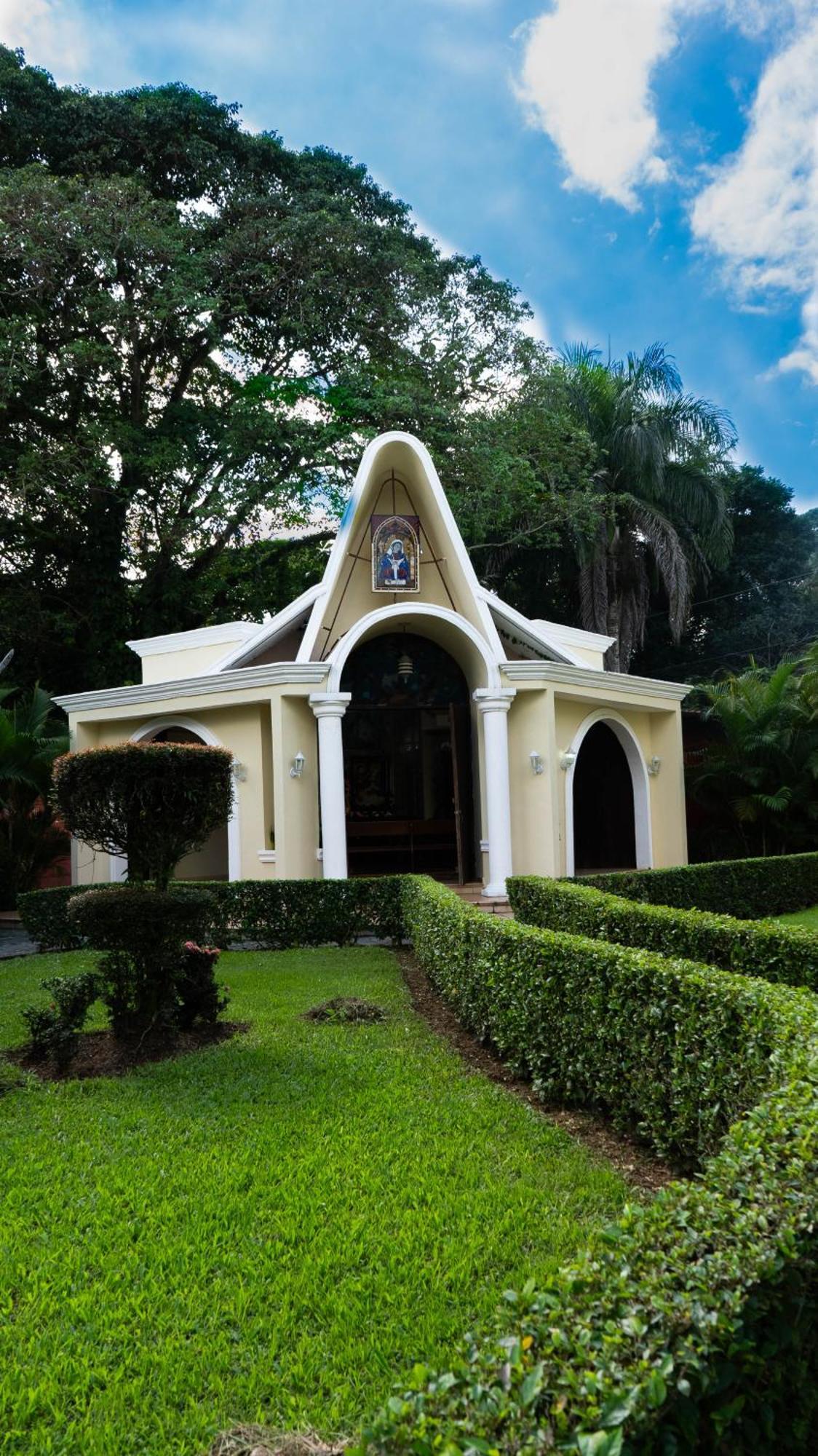 Guacamayos Hotel Bonao Bagian luar foto
