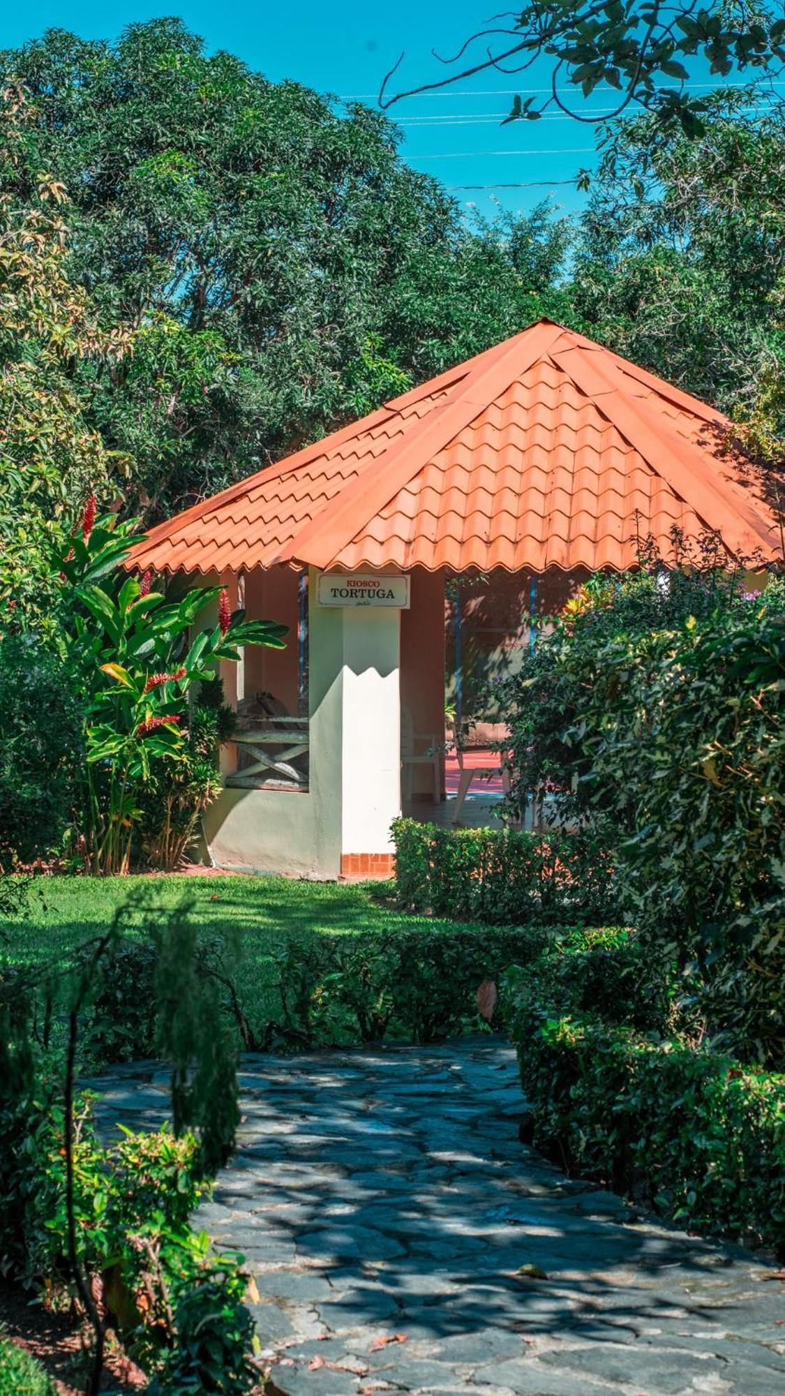 Guacamayos Hotel Bonao Bagian luar foto