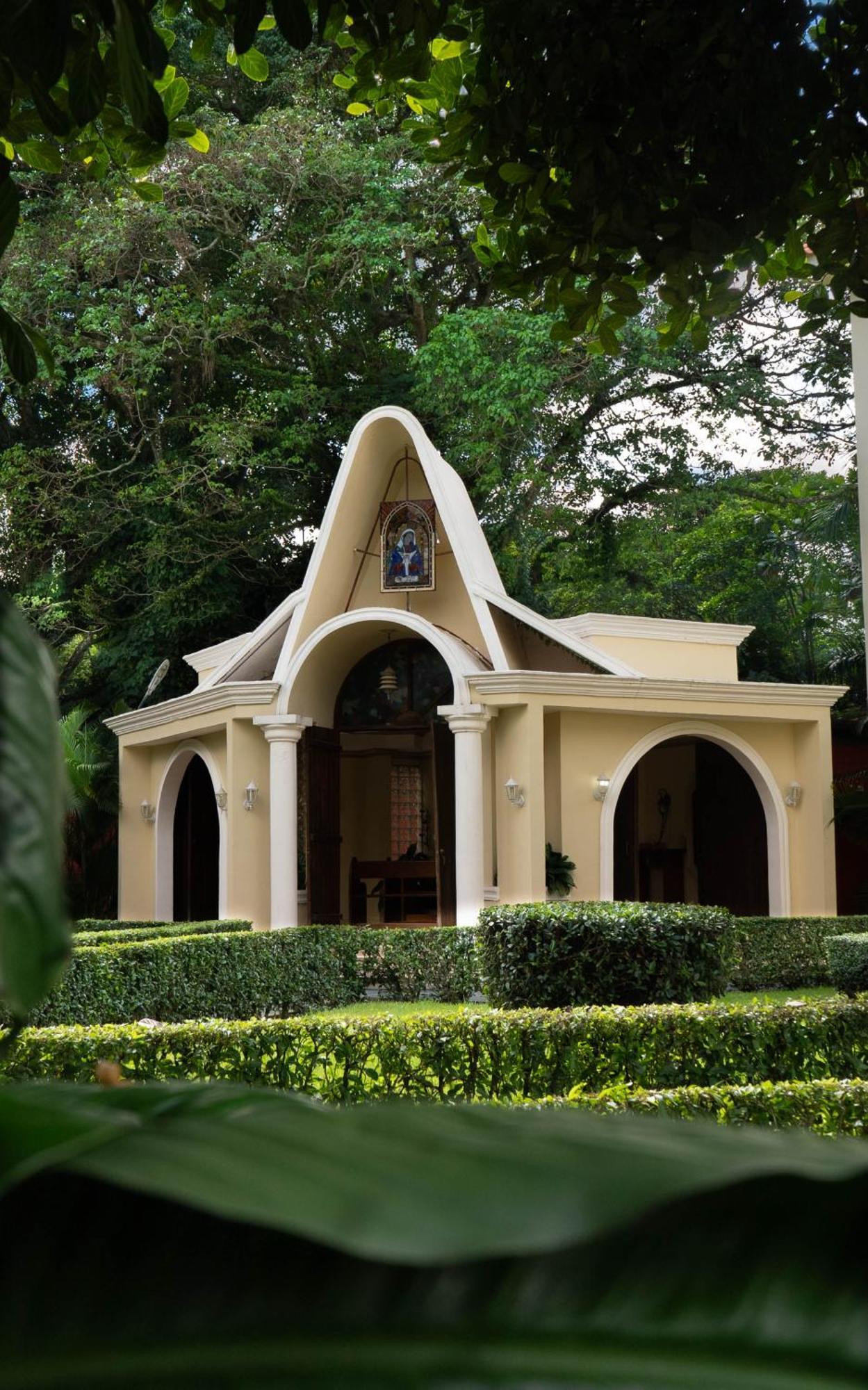Guacamayos Hotel Bonao Bagian luar foto